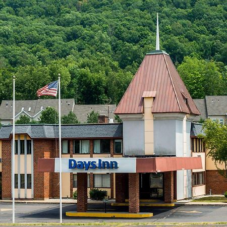 Days Inn By Wyndham Berlin Meriden Eksteriør billede