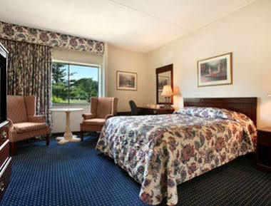 Days Inn By Wyndham Berlin Meriden Eksteriør billede